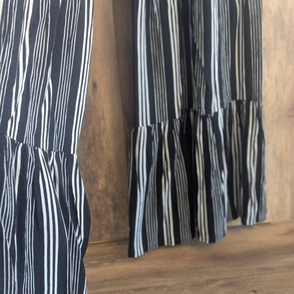 Andree by Unit Boutique Black/White Stripe Flare Wide Leg Pants M - Picture 6 of 7